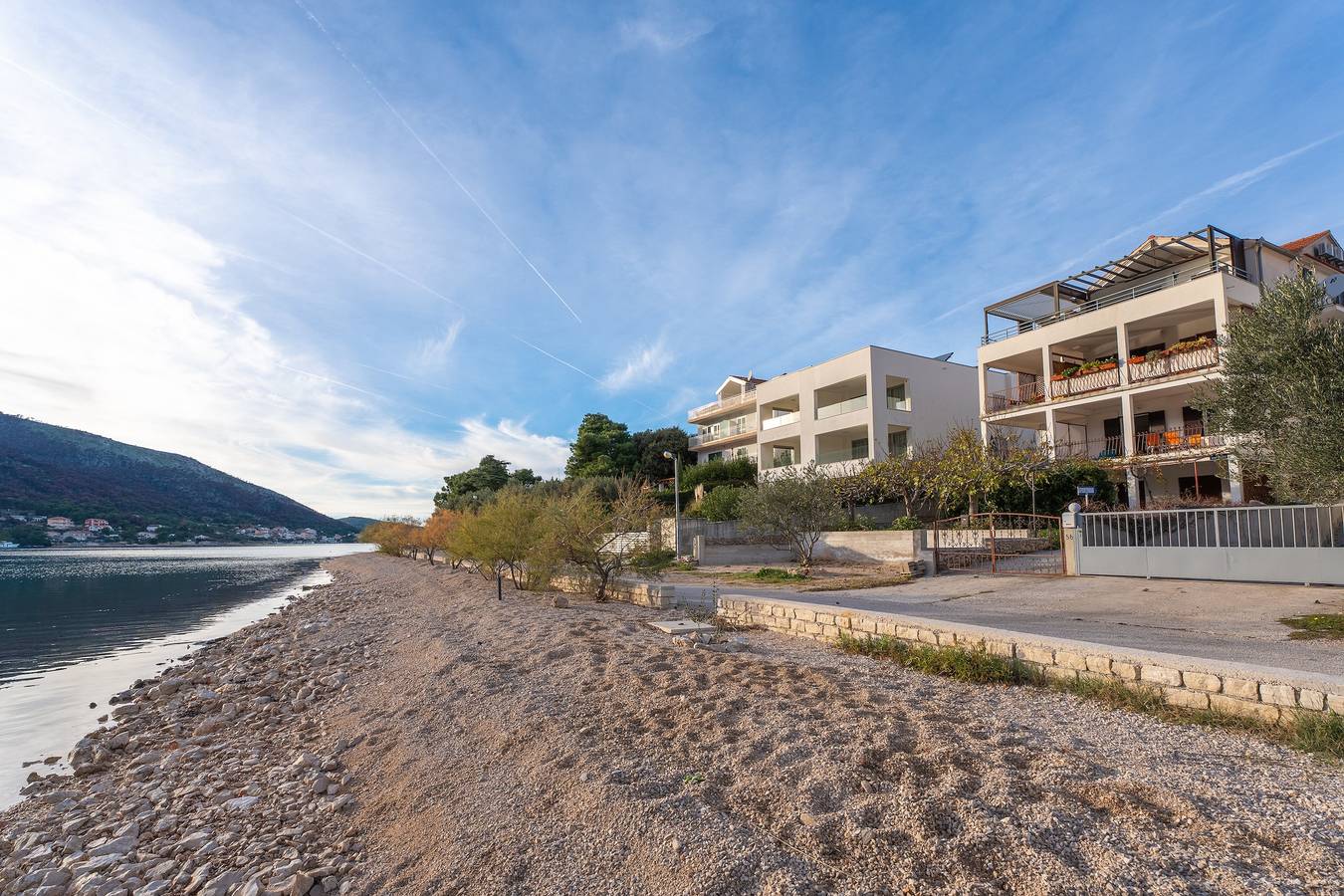 Ganze Wohnung, 1-Zimmer-Ferienwohnung am Strand Grebastica, Sibenik A-13942-b in Grebastica, Šibenik-Knin