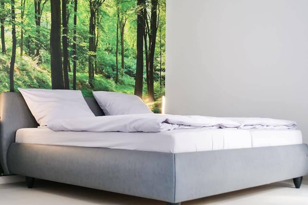 Ganze Wohnung, Pfalzzeit - Der Wald in Weisenheim am Berg, Saar-Nahe-Bergland