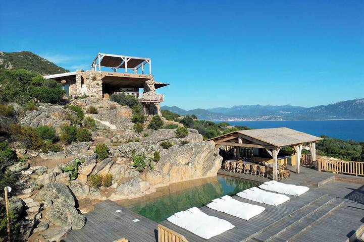 Villa pour 18 personnes, avec terrasse et jardin à Olmeto
