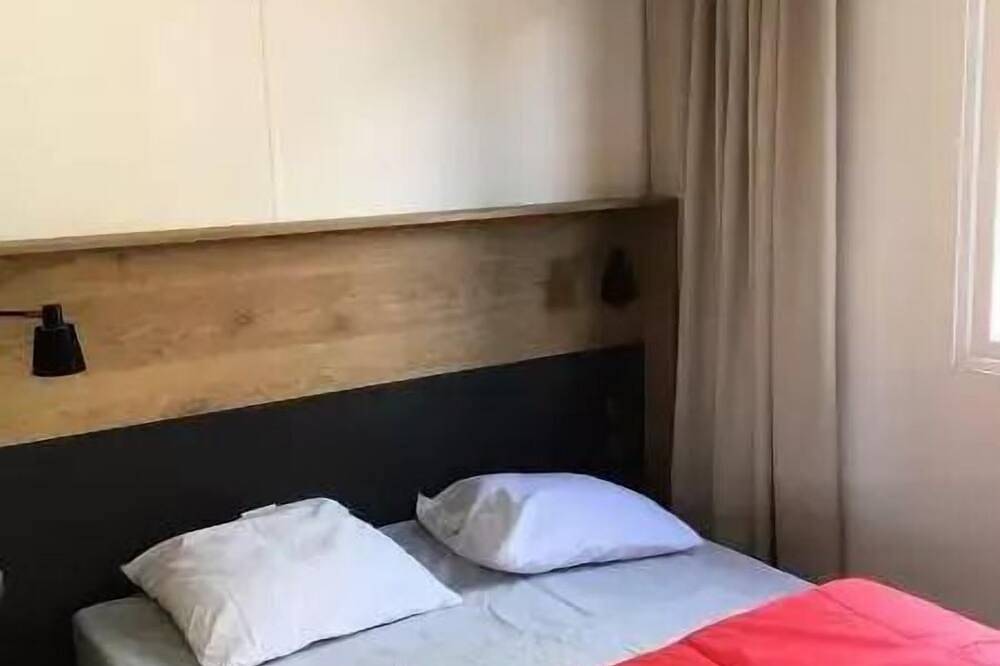 C- Mobil-home Caraïbes 2 chambres 6 personnes in La Bernerie-en-Retz, Côte de Jade