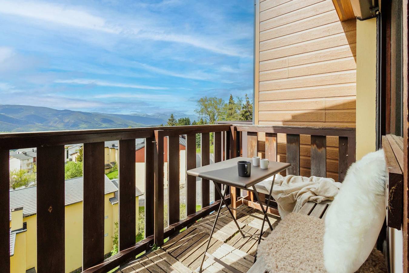 Appartamento intero, Anana Balcon Cerdan   Duplex with Mountain Views in Font-Romeu-Odeillo-Via, Parco naturale regionale dei Pirenei catalani