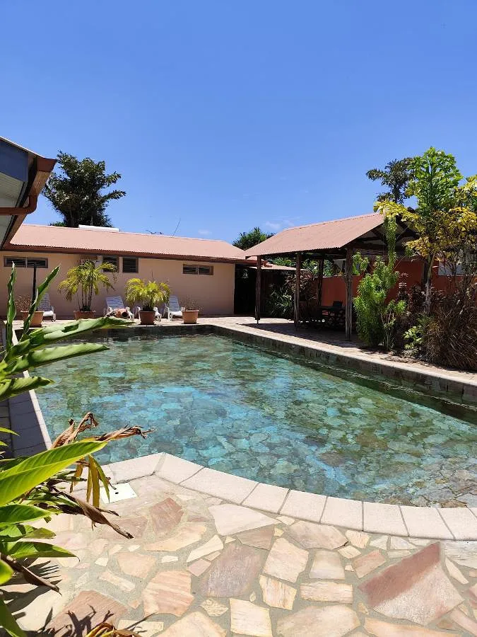 Casa de huéspuedes para 4 personas, con terraza y piscina además de jardín y vistas - 1