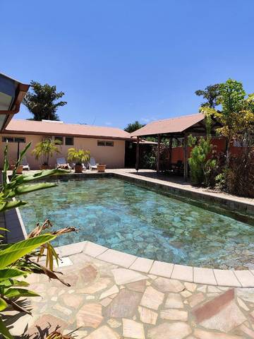 Maison d’hôte pour 4 personnes, avec terrasse et piscine ainsi que jardin et vue à Kourou