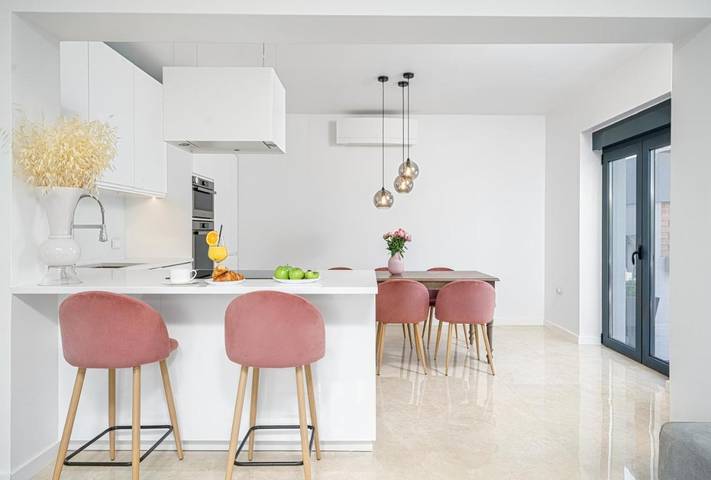 Villa pour 8 personnes, avec vue ainsi que piscine et jardin à Tribunj - 2