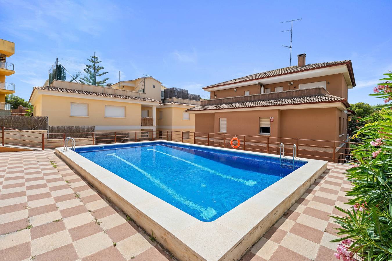 Appartement entier, Appartement 'Apartamento Segur Calafell' avec vue mer, piscine partagée et Wifi in Segur de Calafell, Calafell