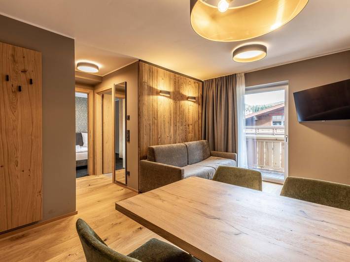 Ferienwohnung für 4 Personen, mit Balkon und Terrasse sowie Garten und Pool in Ehrwald