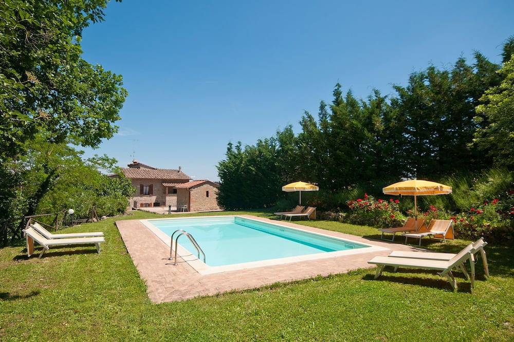 Villa Toscane 4 chambres chacune avec salle de bain, vue imprenable, piscine A/C in San Gimignano, Province de Sienne