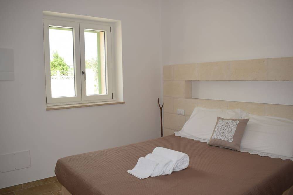 Antichi Saperi: Olio e Peperoncino - Suite con piscina a Cisternino in Cisternino, Salento