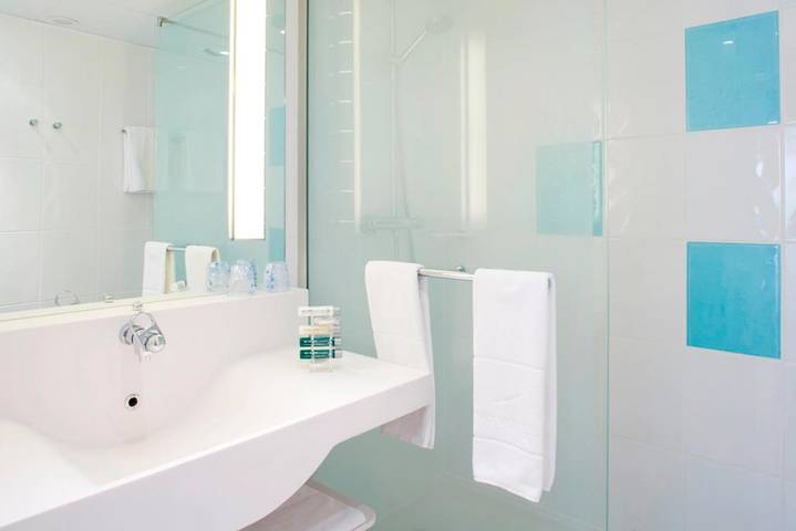 Hôtel pour 2 personnes, avec terrasse ainsi que jardin et sauna à Magny-les-Hameaux - 4