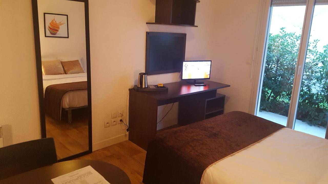 Studio Apartment (2 Adults) in Marsella, Marsella region