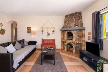 Location de vacances pour 6 personnes, avec jardin, animaux acceptés dans Salir