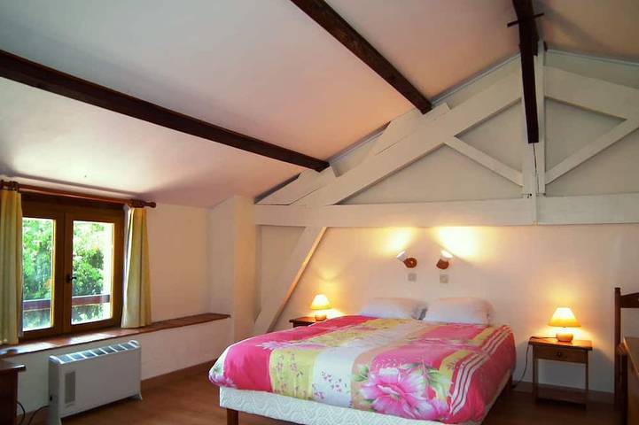 Gîte pour 11 personnes, avec jacuzzi et jardin ainsi que piscine et sauna à Gavaudun - 4