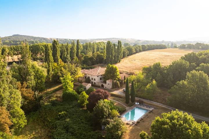 Maison de campagne pour 15 personnes, avec Terrasse ainsi que Jardin et Piscine à Reillanne