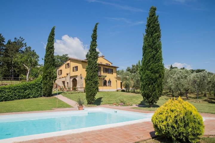 Hotel per 4 persone, con piscina e giardino nonché panorama in Sarteano