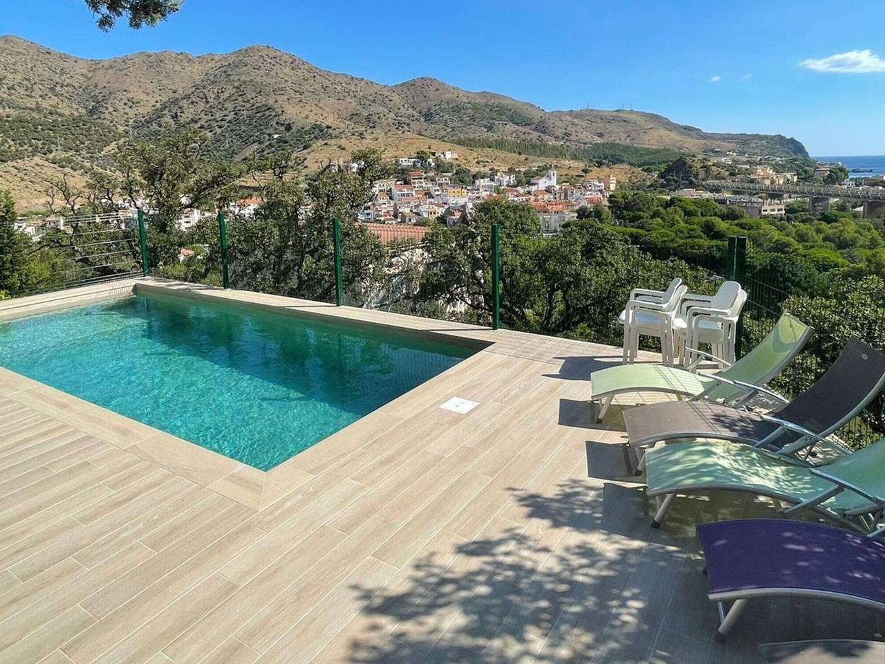 Appartement entier, Appartement avec Terrasse Panoramique et Piscine Commune à Colera in Colera, Haut-Ampurdan
