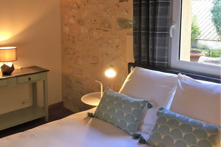 Location de vacances pour 6 personnes, avec piscine ainsi que jardin et terrasse à Pineuilh - 2