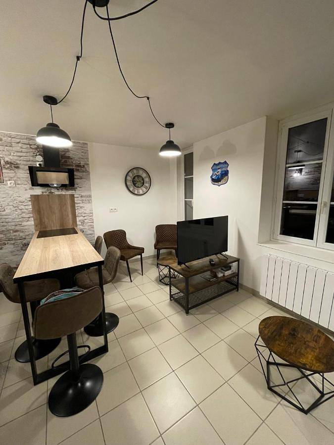 Appartement entier, T2 Centre ville La Licorne 2 in Pont-Audemer, Région de Bernay