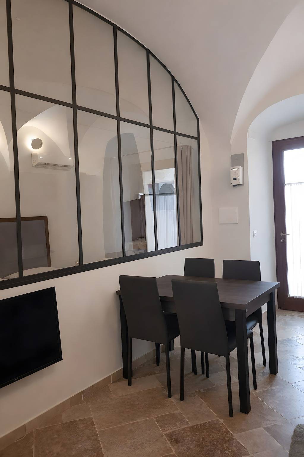 Appartamento intero, Appartamento in Pietra nel Centro Storico con Wifi e Aria Condizionata in Sant'Agata di Puglia, Provincia di Foggia