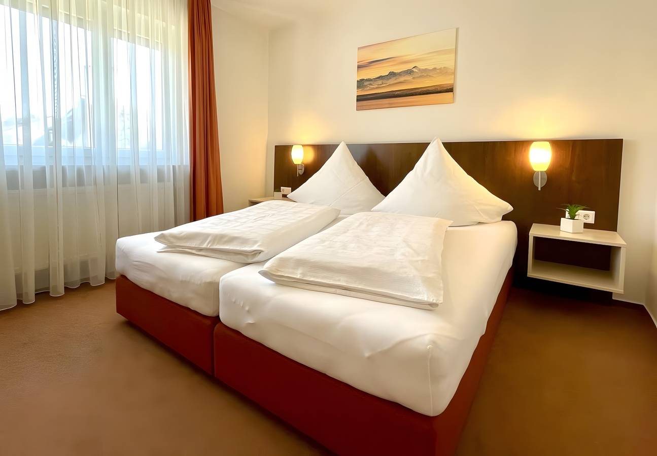 Ganze Wohnung, Ferienwohnung 'Bodensee' mit Garten, Balkon und Wi-Fi in Friedrichshafen, Region Bodensee-Oberschwaben