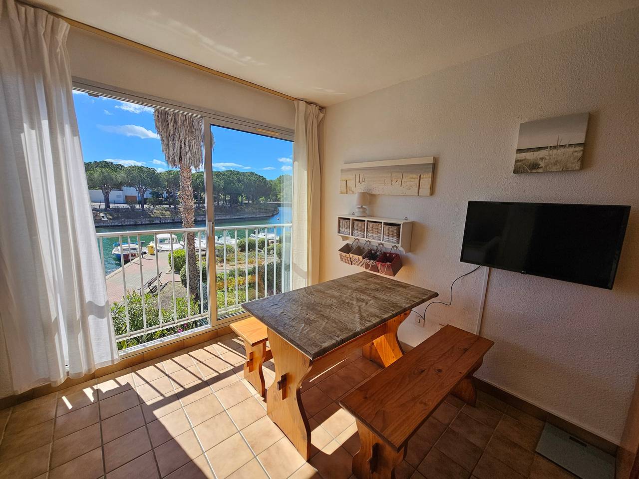 Ganze Wohnung, Wohnung für 4 Pers., 1 Zimmer - Saint-Cyprien mit Parkplatz in Saint-Cyprien, Côte d'Améthyste