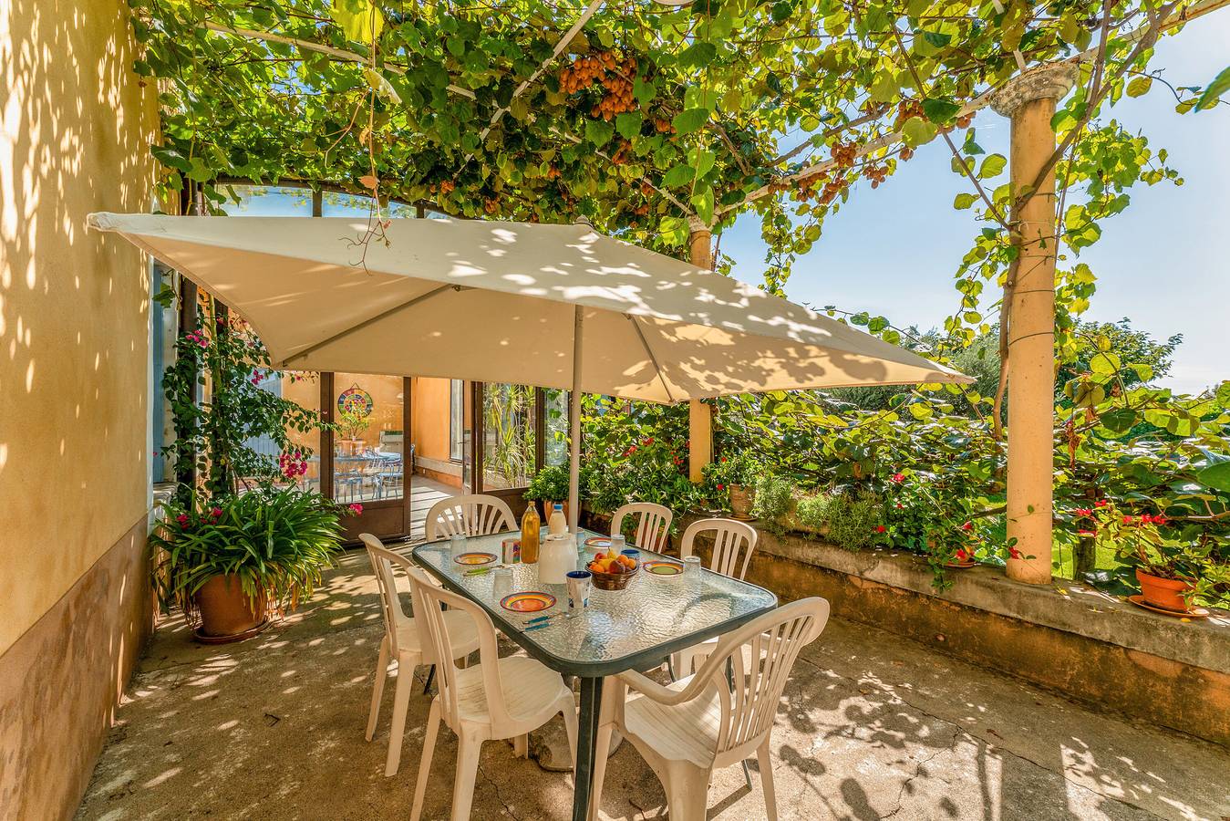 Casa rural 'Atelier De Fernand - Mas Des Iles' con terraza privada, jardín compartido y Wi-Fi in Pont-Saint-Esprit, Region de Nimes