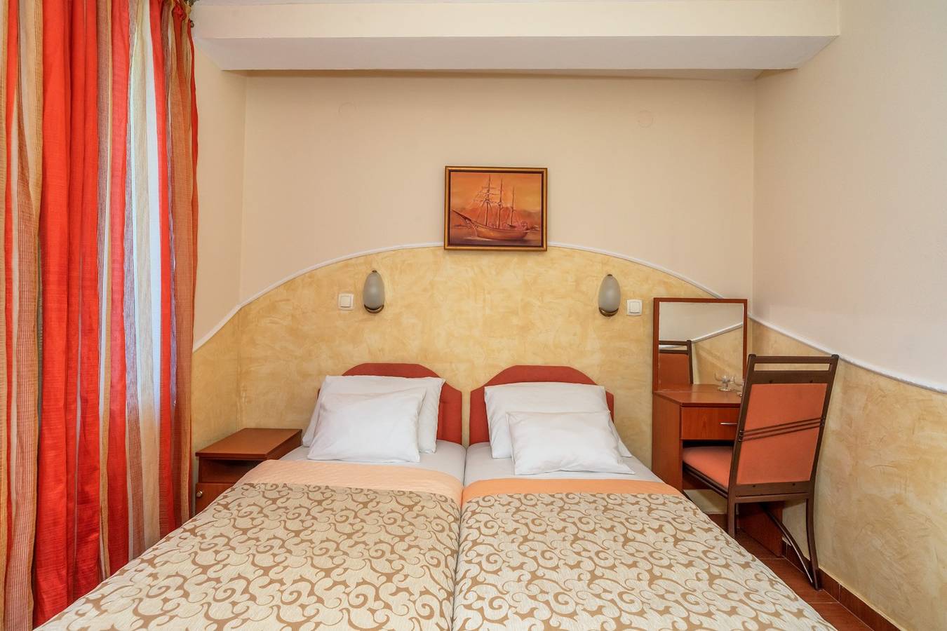Double room with sea view in Petrovac na Moru, Opština Budva