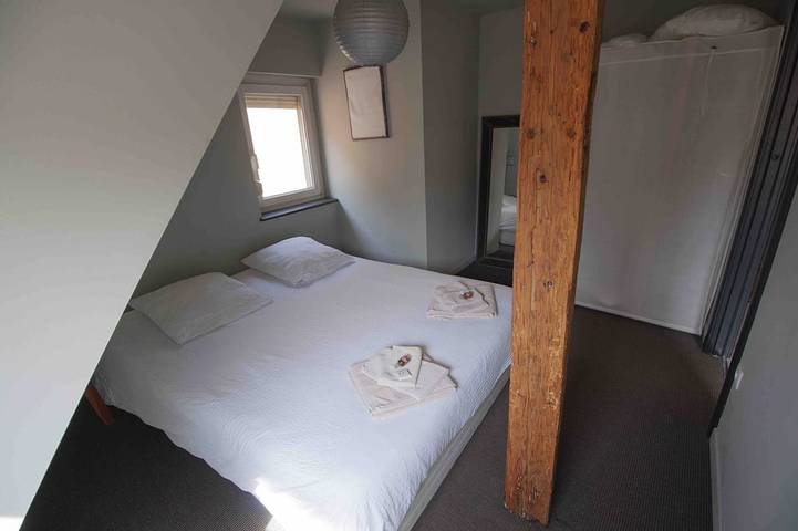 Apartamento entero, Loft-Firma-Baño privado con ducha-Vista al patio in Colmar, Región de Colmar