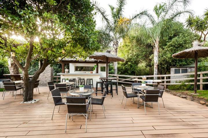 Casa rural para 20 personas, con Balcón y Jacuzzi además de Terraza y Jardín en Casares - 4