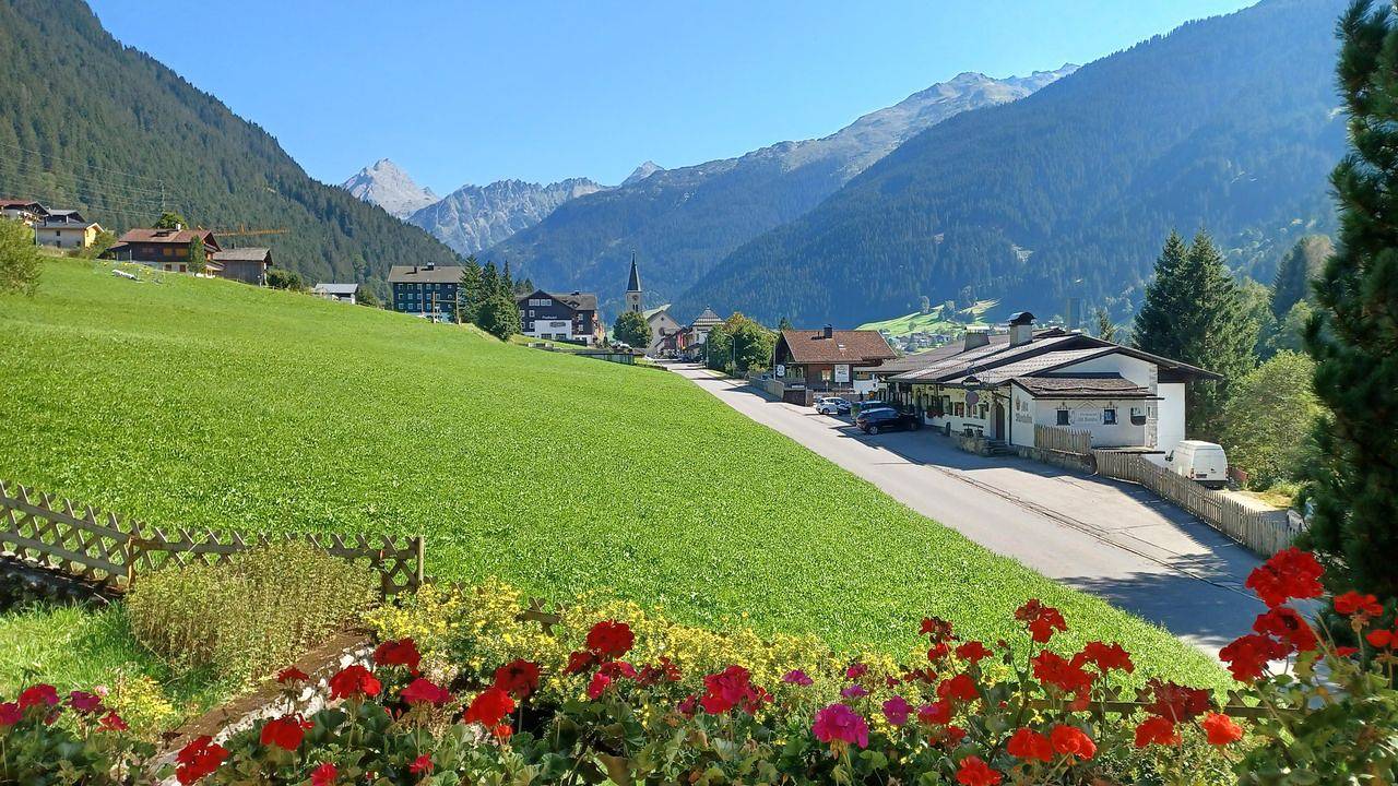 Geheel vakantieappartement, Vakantieappartement voor 6 personen met terras in Gaschurn, Gaschurn en omgeving