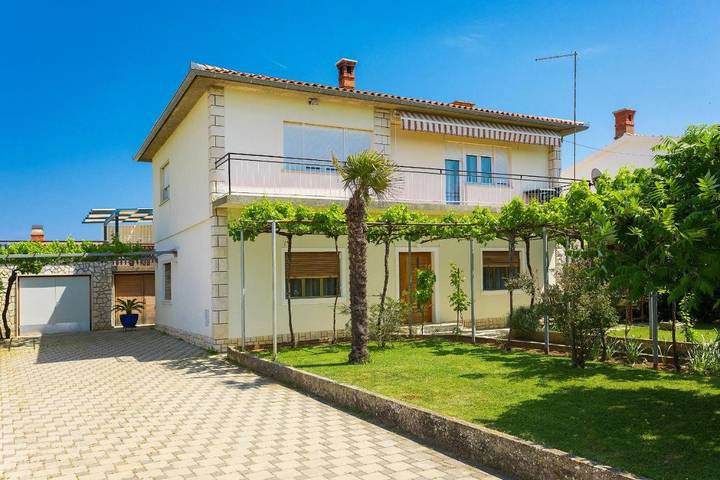 Apartamento de vacaciones para 4 personas, con vistas y jardín - 1