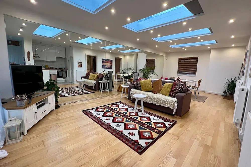 Ganze Wohnung, Sunny London Garden Apartment in Hackney, London