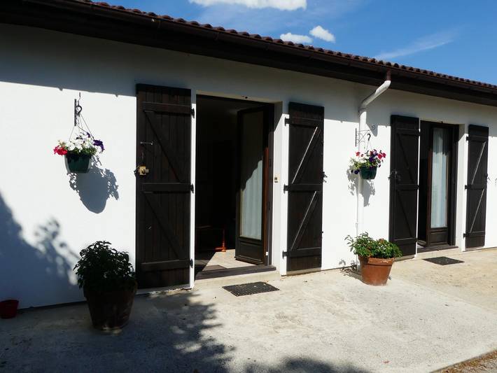 Gîte pour 2 personnes, avec terrasse à Saint-Jean-le-Vieux - 2