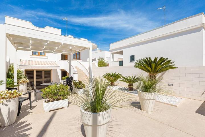 Villa pour 7 personnes, avec balcon, adapté aux familles dans Santa Maria di Leuca - 2