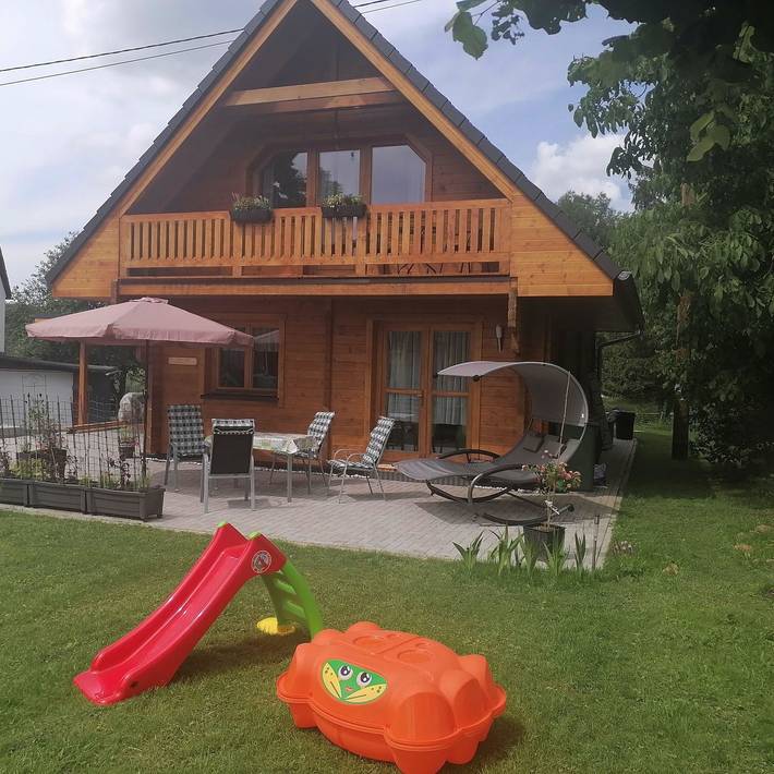 Ferienhaus für 4 Personen, mit Whirlpool und Terrasse sowie Garten in Steinen (Westerwald)