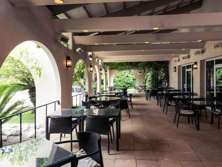 Hôtel pour 2 personnes, avec piscine ainsi que vue et jardin à Sophia Antipolis - 3