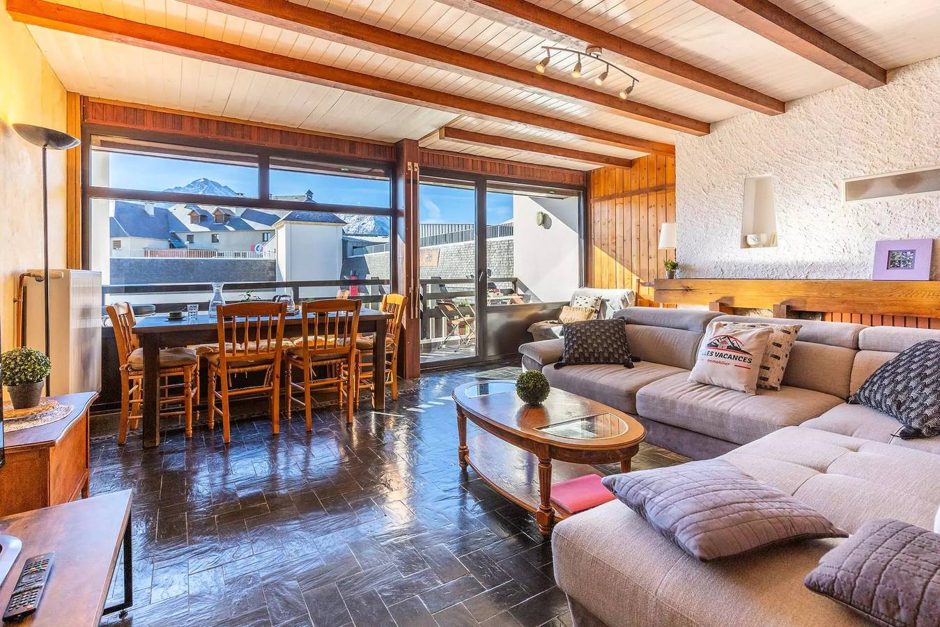 Entire apartment, Apartment 7 people near ski slopes of Pla d'Adet in Saint-Lary-Soulan, Pyrenees National Park