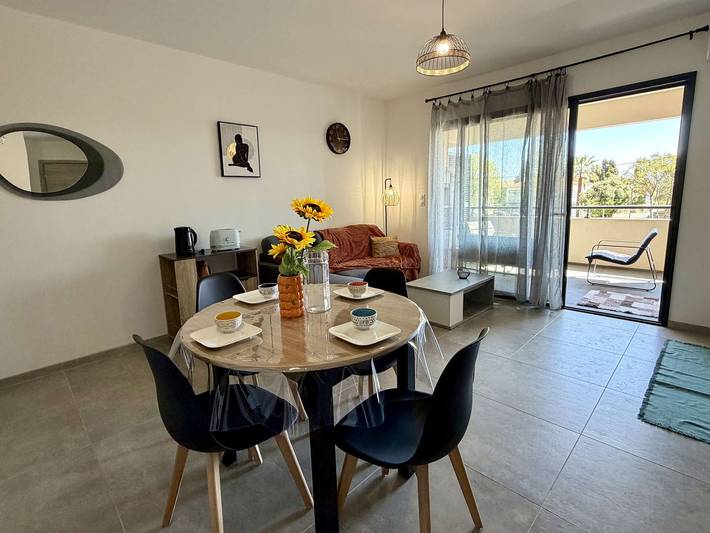 Apartamento entero, Apartamento nuevo con aire y parking - Vista despejada in Folelli, Penta-di-Casinca