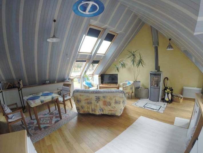 Location de vacances pour 2 personnes, avec vue et jardin à Bourbriac