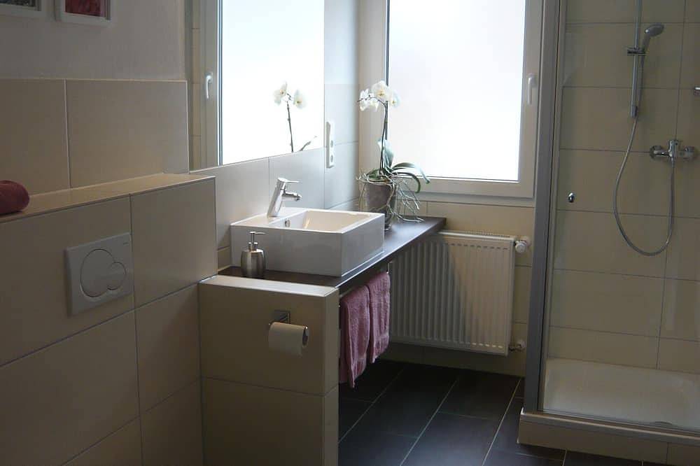 Ganze Wohnung, Moderne, großzügige, komfortable Wohnung mit traumhaftem Moselblick, gr. Balkon in Valwig, Cochem-Zell
