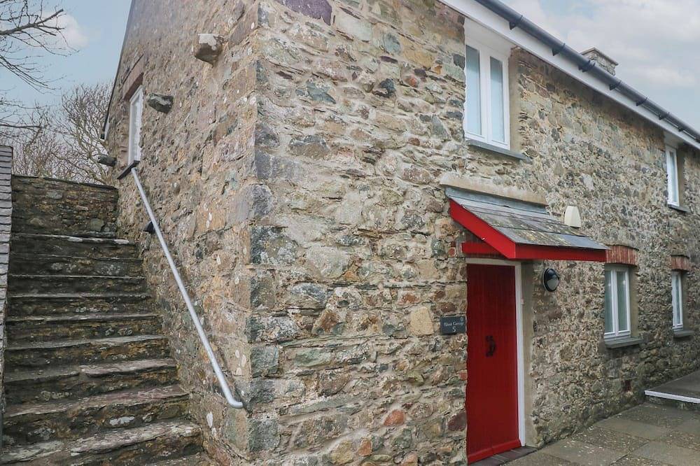 Cottage for 4 People in Solva, Pembrokeshire