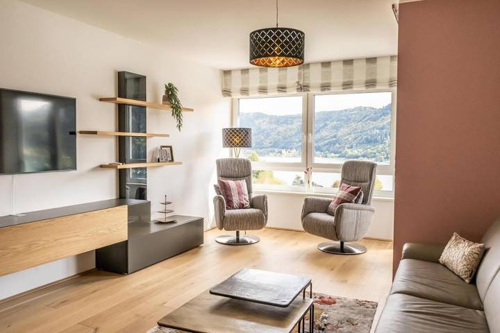 Ferienwohnung für 3 Personen, mit Seeblick und Ausblick sowie Terrasse