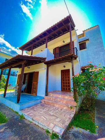 Gîte pour 9 personnes, avec jardin et vue dans Stavros