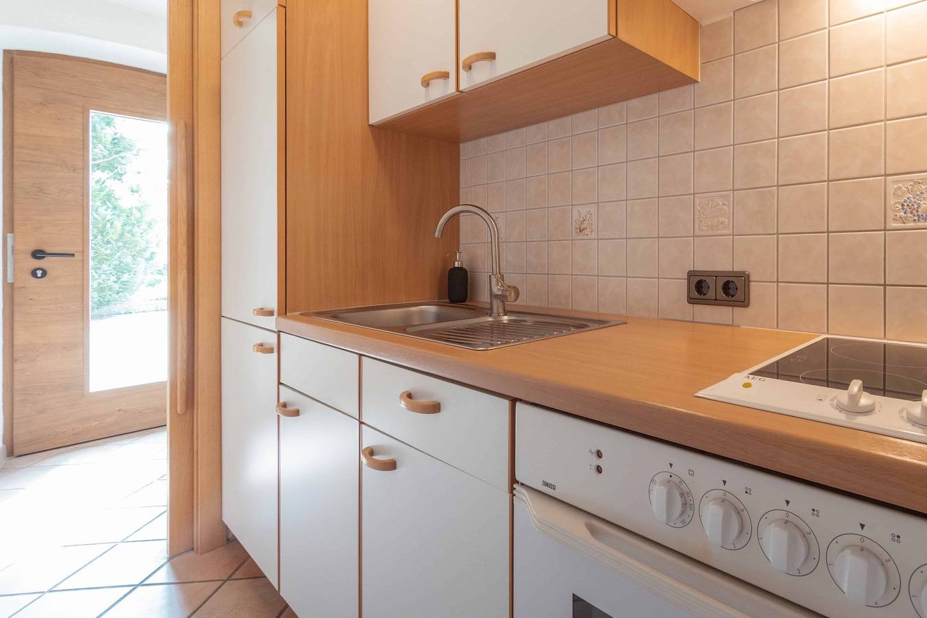 Geheel vakantieappartement, Vakantieappartement voor 2 personen met tuin in Lechtal Alps, Bichlbach