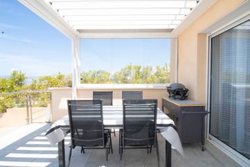 Gîte pour 8 personnes, avec balcon à Albitreccia