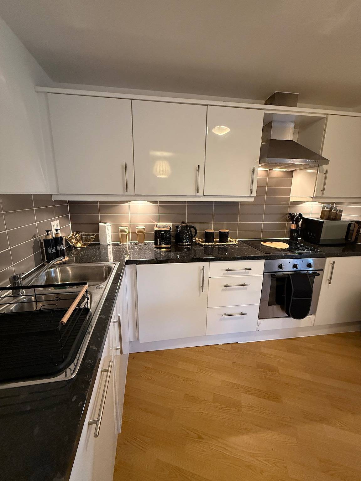 Apartamento vacacional entero, Modern City Apartment with Balcony Views in Sunderland