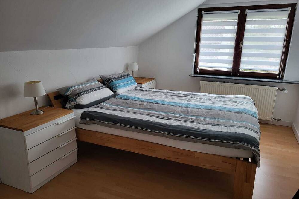 Appartamento intero, 3-room attic apartment in Mainz near the university in Magonza, Rheinhessen e dintorni