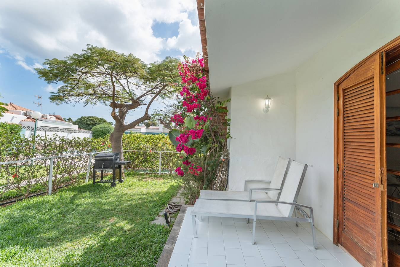 Casa Vacacional 'Maravilloso Bungalow en Maspalomas' con Piscina Compartida, Terraza Privada y Wi-Fi in Campo Internacional, San Bartolomé de Tirajana