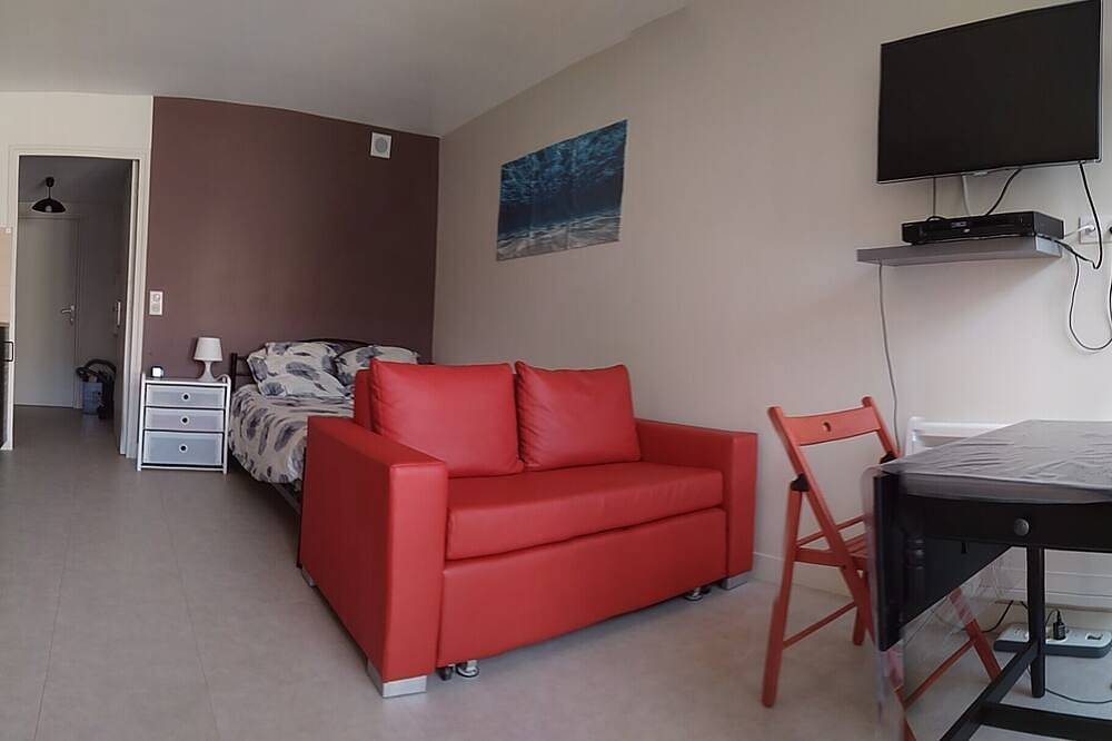 Apartamento entero, Beautiful studio 28 m2 equipped new at 500 m from the metro + free car parking in Montreuil, Sena-Saint Denis