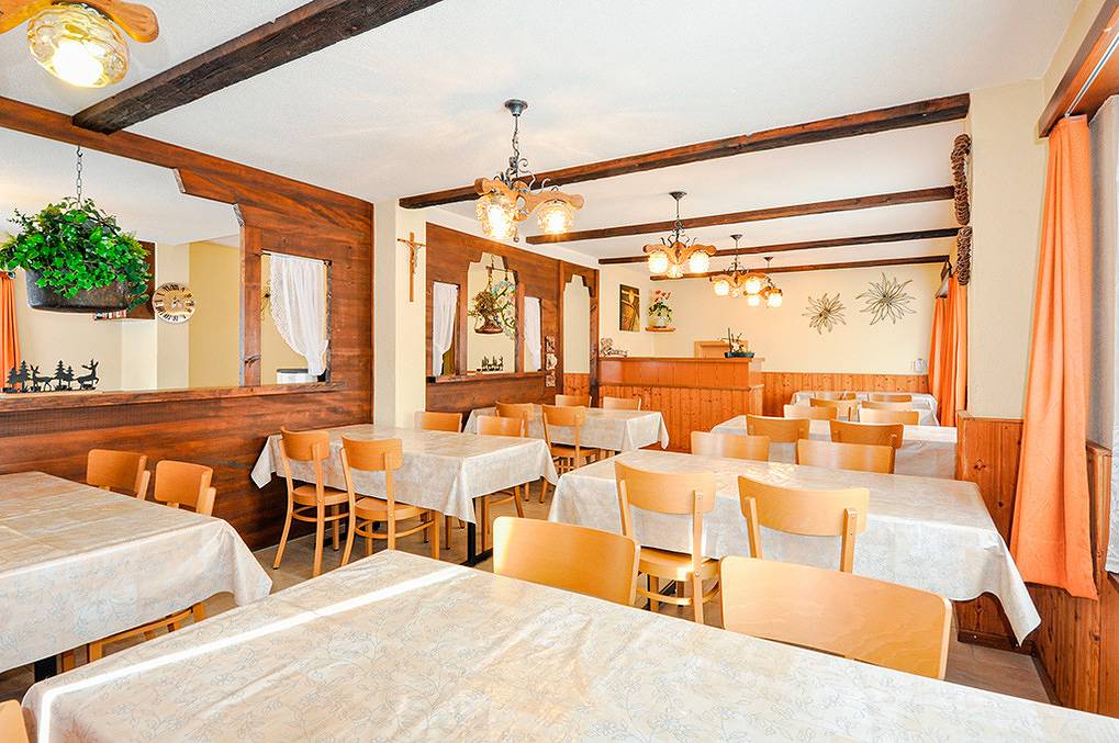 Holiday home for 29 people with view in Saas-Grund, Wallisian Alps