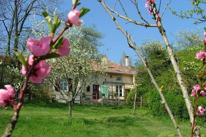 Gîte pour 5 personnes, avec jardin dans la Meuse